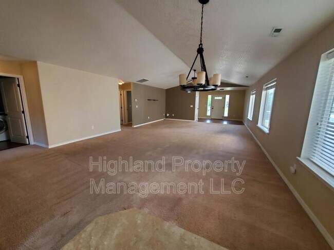 Building Photo - 1425 Lost Trail Dr