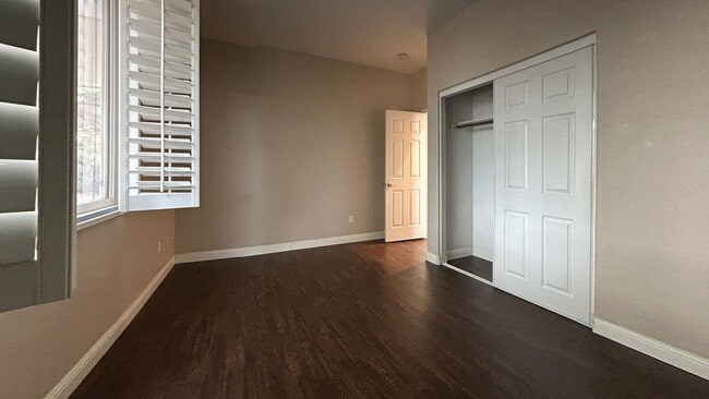 Building Photo - 1515 Shooting Star Dr