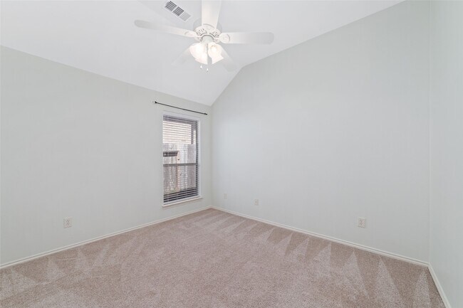 Building Photo - 26006 Palmdale Estate Dr