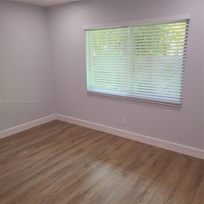 Building Photo - 1504 SW 1st St