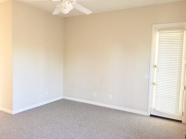 Building Photo - 1817 E Glacier Pl