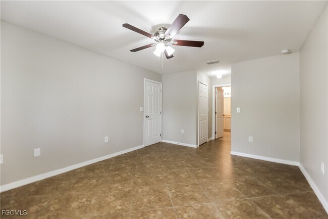 Building Photo - 1056 Summa Blvd