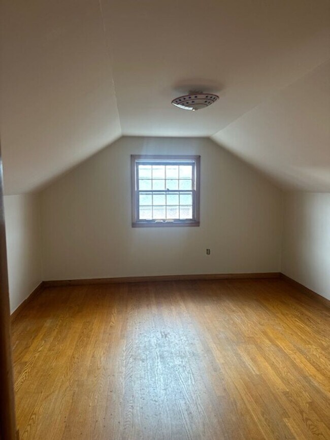 Building Photo - Andersonville 37705 - 4 bedroom, 2 bath home - Contact Kenna Stephens (865) 604-4635