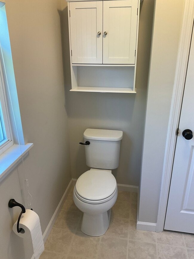 Building Photo - 104 Forest Oaks Dr