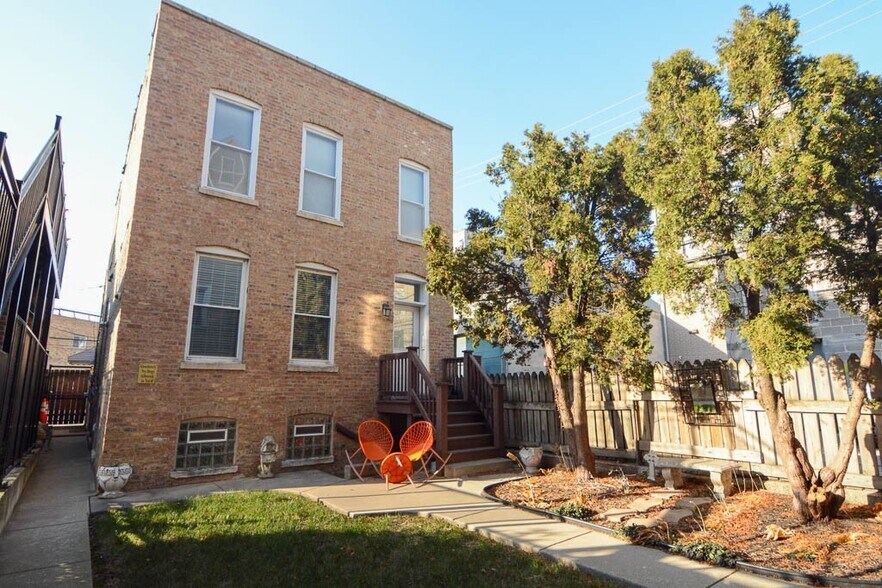 Building Photo - 3144 N Oakley Ave