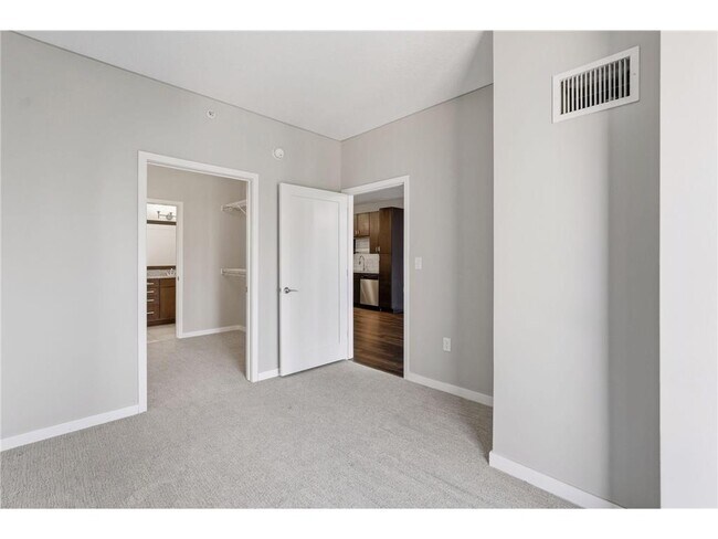 Building Photo - 497 S Marquette Ave