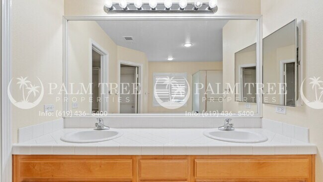 Building Photo - 807 Via Bahia