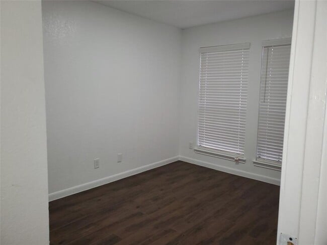 Building Photo - 2508 Howellwood Way