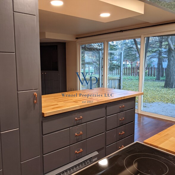 Kitchen - 165 Lincoln St