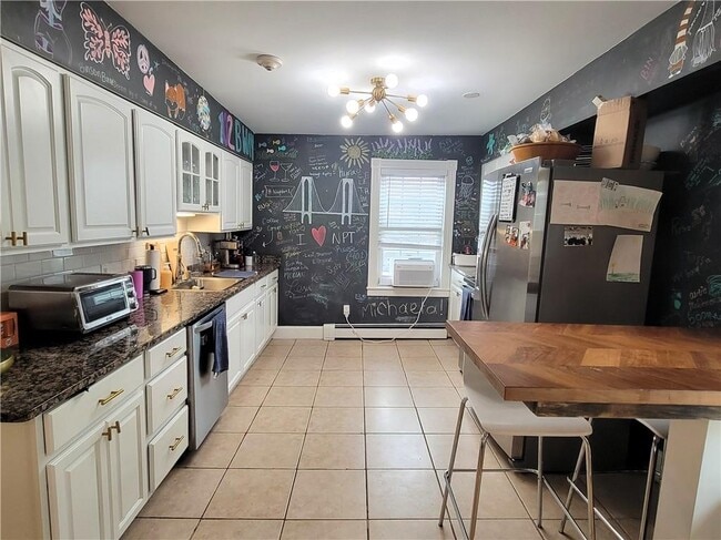 Building Photo - 102-110 Broadway