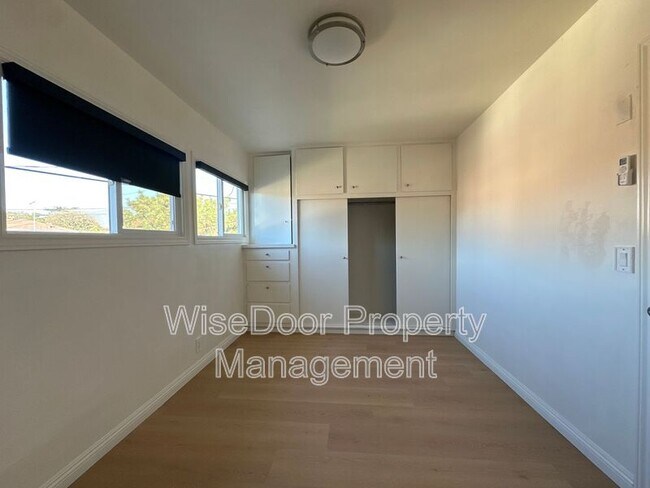 Building Photo - 5934 D