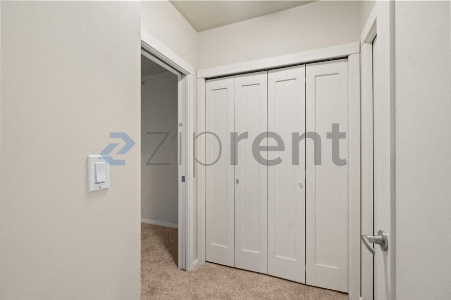 Building Photo - 81 Clay St