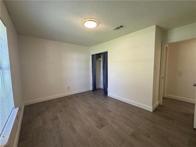 Building Photo - 57426 Oak Ave