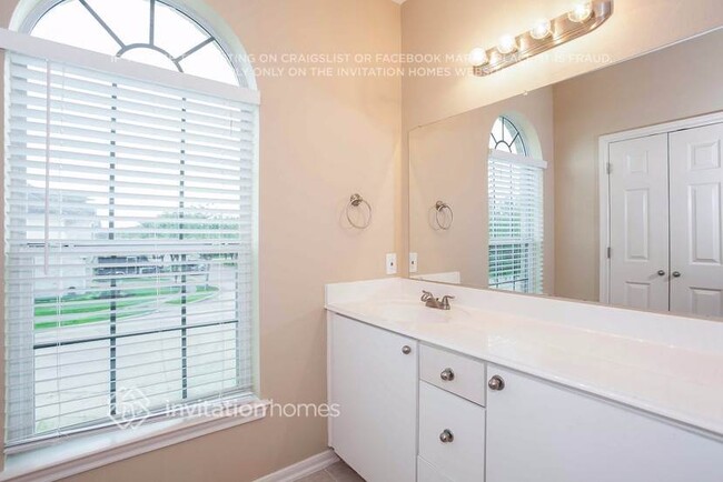 Building Photo - 12226 South Palm Lake Drive