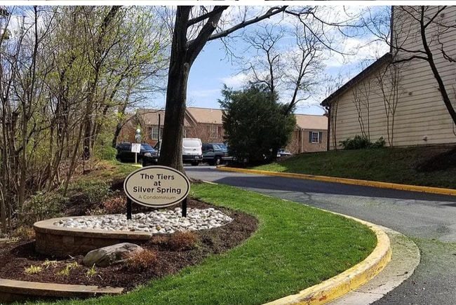 Primary Photo - 1649 Carriage House Ter