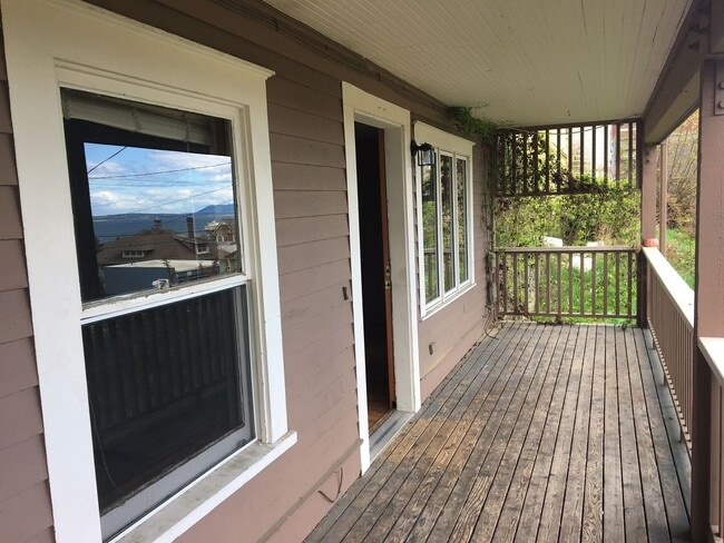 Building Photo - 1021/1023 High St