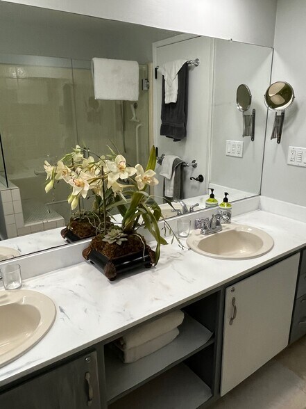 Bath Room - 2879 Exeter Pl