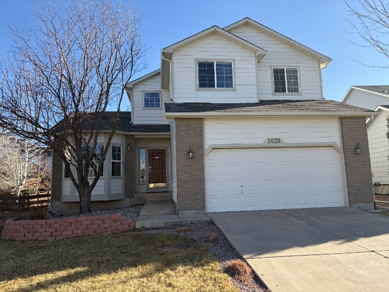 Primary Photo - 1628 Lily Lake Dr