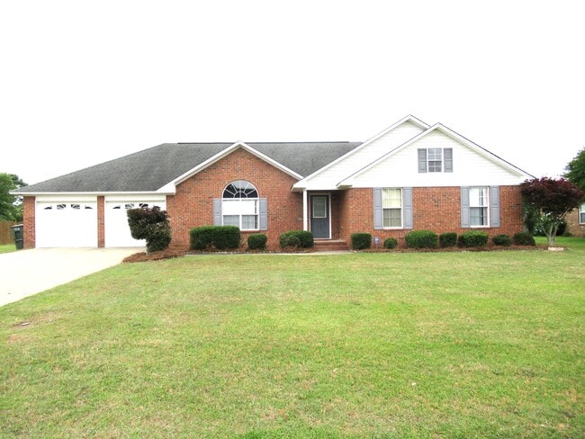 Primary Photo - 3370 Aurora Dr