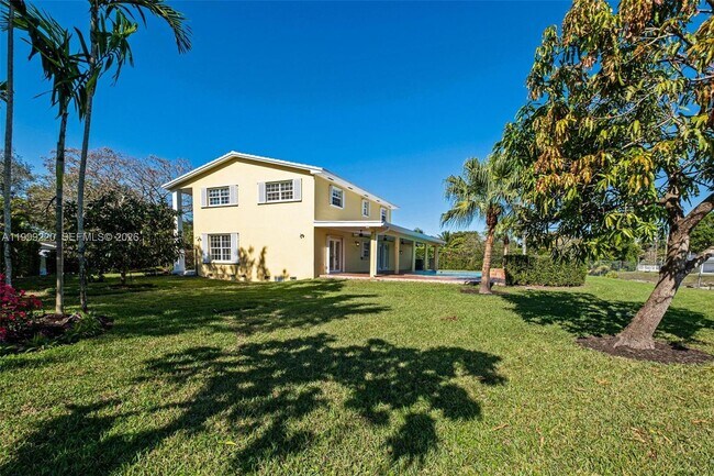 Building Photo - 11401 SW 72nd Pl