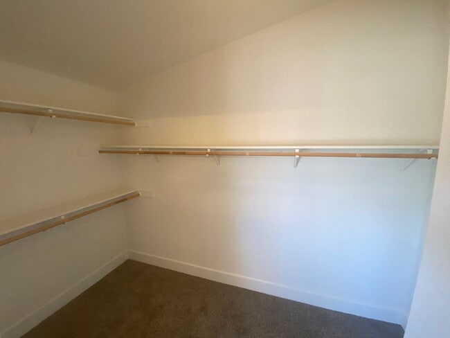 Building Photo - 4 Bedroom, 3 Bath North West Reno Area Home!