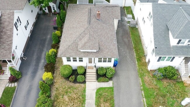 Building Photo - 87 Cabot Ave