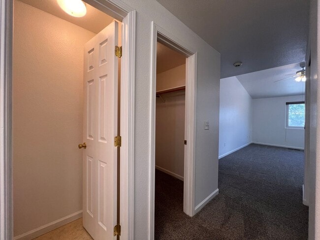 Building Photo - Quaint 3 Bedroom Fernley Home