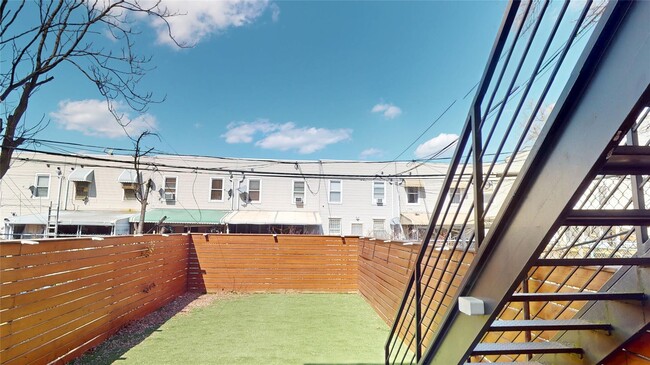 Building Photo - 235 Sumpter St