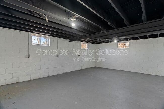 Building Photo - 3007 Hilleman Ave