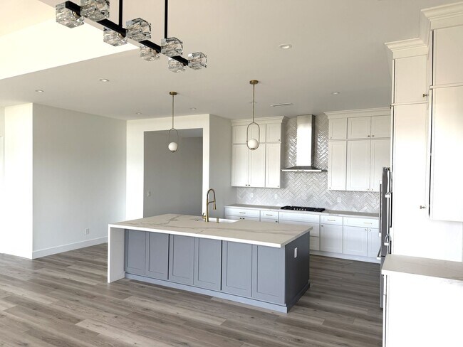 Building Photo - 1197 Sassaby Cir
