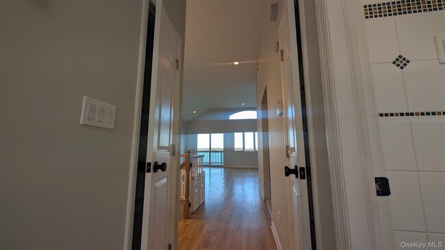 Building Photo - 150-95 Powells Cove Blvd