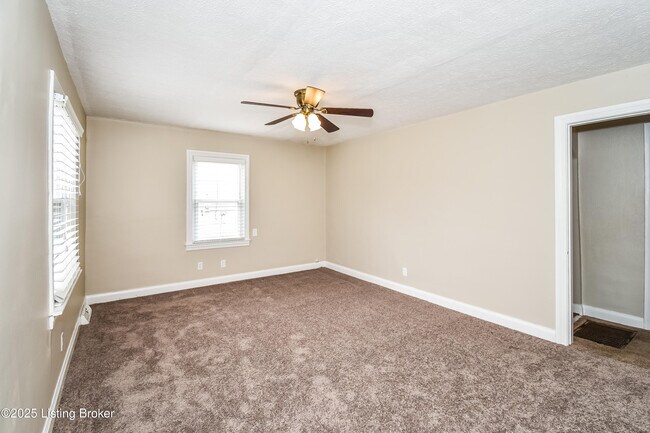 Building Photo - 110 Mills Dr