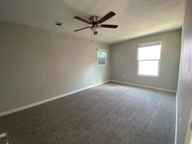 Building Photo - 3621 Spruce Ave