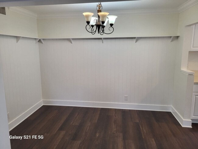 Building Photo - NEW PRICE REDUCTION!!! Beautiful Condo: 3 ...
