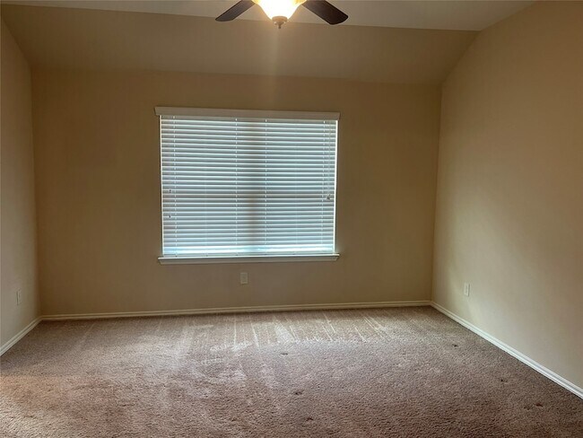 Building Photo - 6422 Stoney Creek Dr
