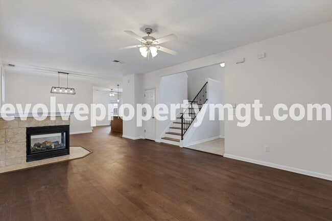 Building Photo - 1250 Island Pl E