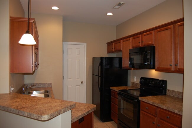 Building Photo - 2 Bedroom Condo in Cornerstone. Available Now