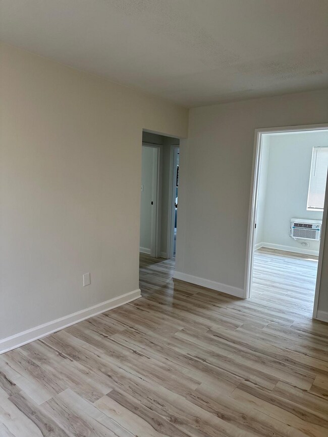Building Photo - 3 Bed 1 Bath SW DC