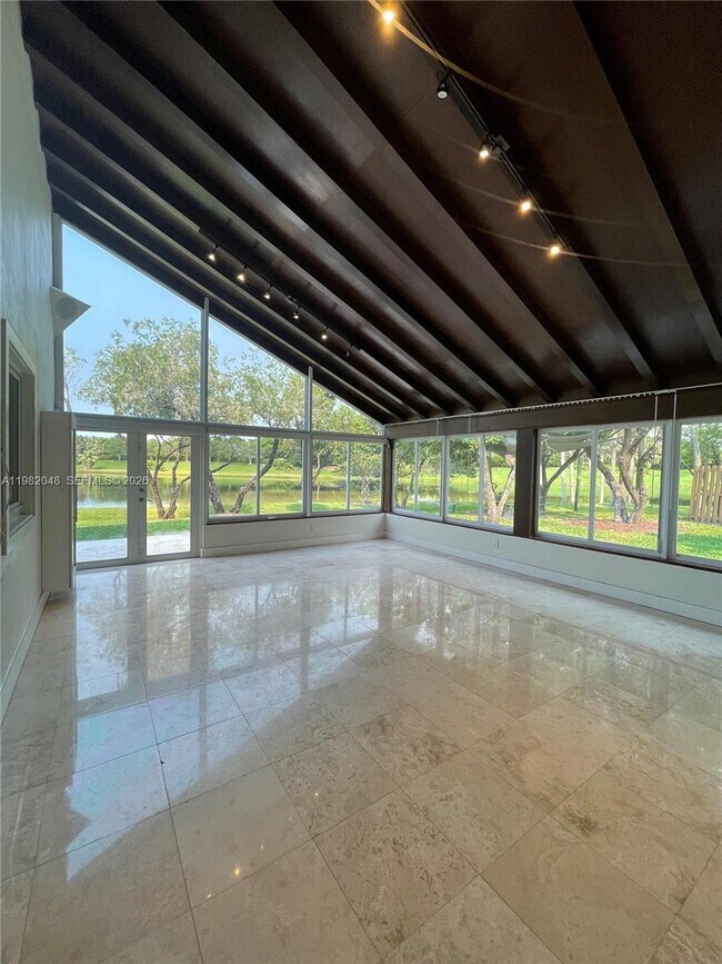 Building Photo - 2100 Tallahassee