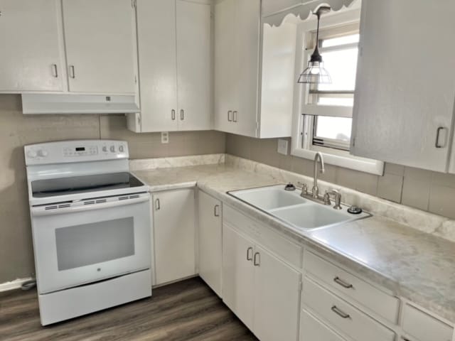 Building Photo - 133 W House