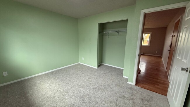 Building Photo - 1103 Karluk St