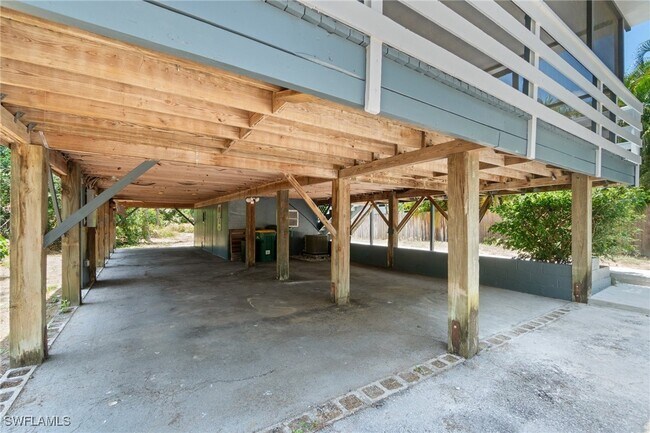 Building Photo - 5020 Hickory Wood Dr