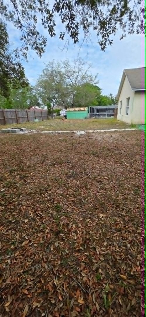 Building Photo - Spacious 3BR Home with Florida Room & Fenced Backyard