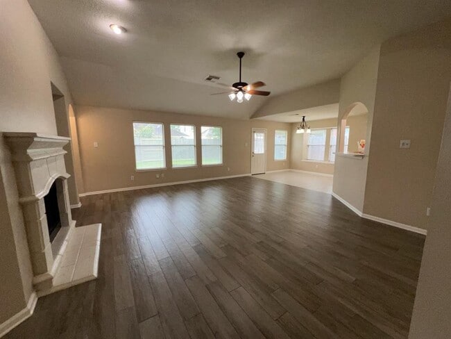 Building Photo - 2407 Daneswood Ct
