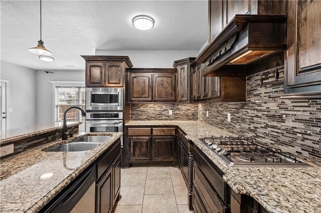 Building Photo - 4301 SW Beech Ln