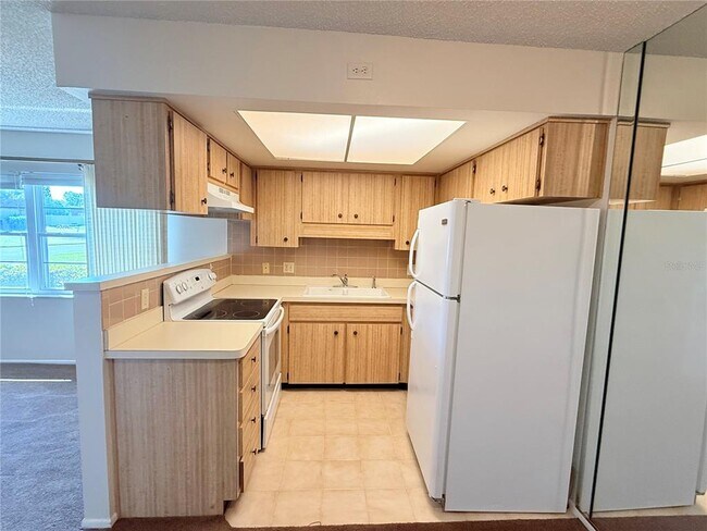 Building Photo - 6125 Chesham Dr