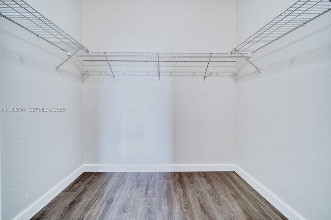 Building Photo - 2479 NE 4th St