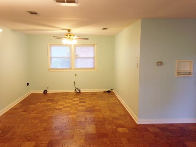 Building Photo - 343 S Fairfax Dr