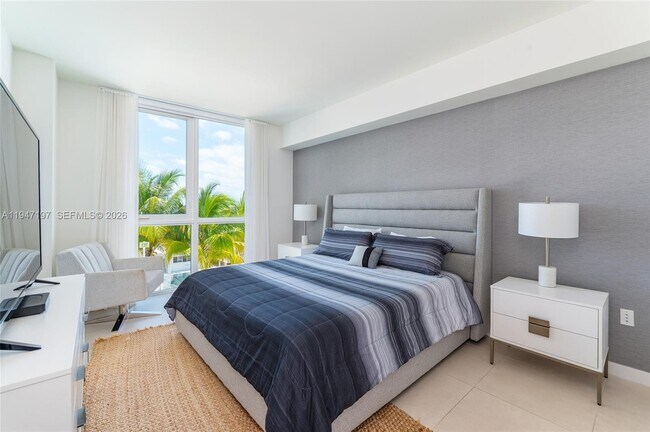 Building Photo - 401 N Birch Rd