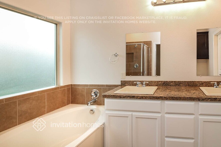 Building Photo - 717 Santa Rosa Dr